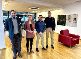 Nr. 021: „Licht und Schatten“: Drängende Straßenbaumaßnahmen Thema in  IHK-Verkehrsausschuss