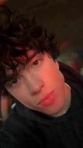 rowan.eldridge i'm back !! I finally managed to find videos to edit 🥵  (liked and reposted)