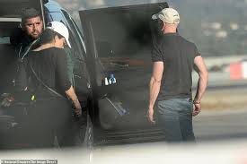 Jeff Bezos And Lauren Sanchez Take The Billionaire S 65million Private Jet For A Romantic Getaway Daily Mail Online
