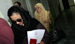Cradle fund sdn bhd chief executive officer nazrin hassan died of smoke inhalation after his room caught fire at his home in mutiara damansara on thursday. She Shows No Emotion At All Says Fireman About The Wife Of Murdered Cradle Ceo