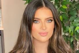 Bachelor Lexi Young Family, Parents, Job, Net Worth