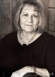 Mandi Stephens's Instagram, Twitter & Facebook