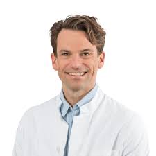 Alexander Papp: Chirurgische & ganzheitliche Perfektion