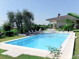 Schlafplätze 4 badezimmer 1 größe 35 m² anzahl räume 2 schlafzimmer 2 pool ja seeblick ja hunde erlaubt ja. Ferienhaus Gardasee Mit Pool Ferienhaus Gardasee