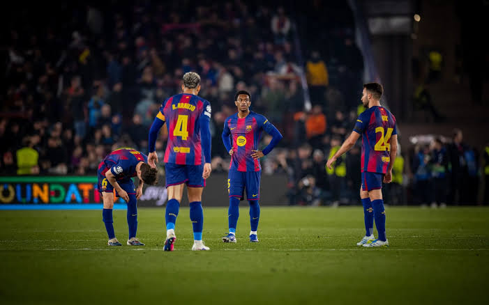 Kontroversi VAR Warnai Kekalahan Barcelona dari Atletico Madrid, Hansi  Flick Kecewa - MerahPutih