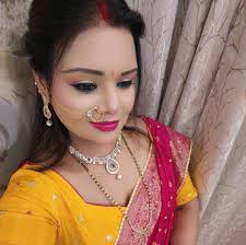 ad Summer snacking has never been so easy thanks to Mango Board! 🥭 Be like  Blippi and enjoy a juicy mango