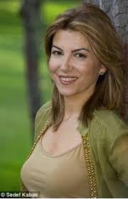 Sedef kabaş'ın paylaşımı sosyal medya da olay oldu. Sedef Kabas En Twitter Bu Vatanin Bereketli Topraklari Mavi Koylari Yesil Ormanlari Talan Edilmesin Destek Verin Artvinicinyesilgiyin Https T Co Izubleymzb