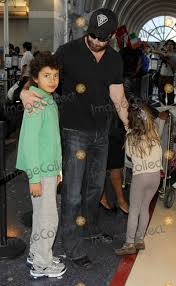 Deb, i love you with all my heart! Photos And Pictures A Bearded Hugh Jackman Arrives At Lax On A Flight From New York With His Family Wife Deborra Lee Furness And Their Kids Son Oscar 10 And Daughter Ava