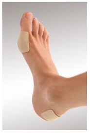Généralement on utilise des pansements hydrocolloïdes, spécialement conçus pour soulager ce type. Mal De Pied Soigner Les Ampoules Verrues Crevasses Et Cors Au Pied