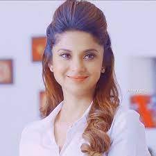 Jennifer Winget On Instagram Just Smile Jenniferwinget1 Mayadialogues Mayamehrotra Mayabeyhadh Jennifer Winget Beyhadh Jennifer Winget Maya Beyhadh