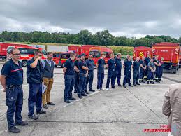 Es wurden feuerwehren und rettungsdienste besucht und an einer waldbrandübung teilgenommen. Avbnche94c Wcm