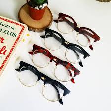 Yeni Cat Eye Gozluk Kutusuyla Birlikte 34 90tl Camlar Numarasizdir Goze Zarari Yoktur Dilerseniz Camlari Numarali Camla Optiklerde Gozluk Gozler Canta