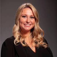 Lisa Rosenberry's Instagram, Twitter & Facebook