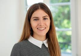 Sarah Lohr's Instagram, Twitter & Facebook