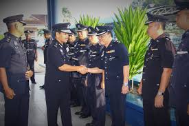 Penutup perintah tetap ketua polis negara ini adalah satu peraturan dan garis panduan bagi penubuhan dan pengurusan polis bantuan yang perlu dipatuhi mengikut tatacara yang telah ditetapkan agar fungsi dan peranan polis bantuan dapat dilaksanakan selaras dengan objektif penubuhannya. Pemeriksaan Perintah Tetap Ketua Polis Polis Daerah Raub Facebook