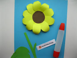 Sonnenblume Selber Aus Tonpapier Basteln Sonnenblume Basteln Basteln Bastelideen
