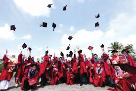 Sama ada kita akan melangkah ke belakang, kembali kepada norma lama dan terus sengsara dalam ekosistem. Graduan Usah Tanam Anggur