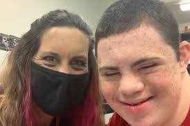 Becky Chaffins's Instagram, Twitter & Facebook