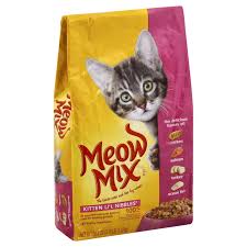 Read these recipes and tips on how to feed kittens. Meow Mix Kitten Lil Nibbles Cat Food Shop Cats At H E B