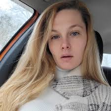 Ashley Dreamer's Instagram, Twitter & Facebook