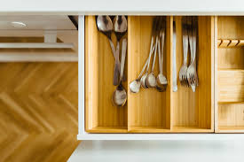 tips on organizing kitchen drawers
