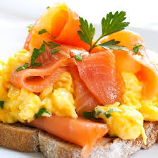 Oeufs Brouilles Au Saumon Fume Recette Recette Oeuf Saumon Fume Plats Cuisines