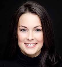 Dana Leslie's Instagram, Twitter & Facebook