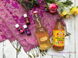 As far as the diy world goes, apple cider vinegar is one of the few natural ingredients that has virtually no negatives and all positives (provided. Diy Natural Clarifying Shampoo With Apple Cider Vinegar My Merry Messy Life