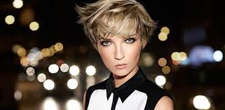 Wie das frisuren foto schön zeigt, eignet sich dieser mittellange haarschnitt perfekt für jung und junggebliebene. Friseur Koln Gero Exquisite Haarmode