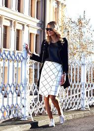 Black And White Checkered Skirt Outfit Ideas Summer 20 Trendy Black And White Outfit Ideas With Pictures Printed Skirts Skirt And Sneakers Checkered Skirt