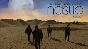 .tanpamu ku kan rapuh dan bila kusendiri tiada resah lagi tanpamu kutempuhi terpisah kita hanya untuk kusedar semula bintang malam setia seperti dirimu tetap pudar menghilang tiada gantimu. Rapuh Official Music Video Nastia Youtube