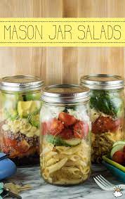 These Easy Diy Mason Jar Pasta Salads Are The Perfect Meal For Anyone On The Go Give A Quick Shake And You Re Mason Jar Lunch Mason Jar Salad Mason Jar