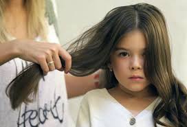 Es war sein erstes öffentliches training seit seiner. Mission Haare Ab Wie Witzig Ein Vater Seine Tochter Vom Friseurbesuch Uberzeugt Kolnische Rundschau Seite 2