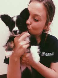 Violet Welch (@violetwelch)