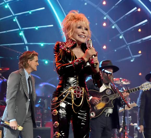 Dolly Parton Inducted Into Rock & Roll Hall Of Fame, Teases Upcoming Rock  Album - MusicRow.com