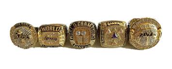 And kobe bryant, who died in a helicopter crash along with his daughter, gianna, and seven others in january, has several tributes on the totem. Buy New Kobe Bryant Los Angeles Lakers 5 Pcs 2000 2001 2002 2009 2010 Replica Nba World Championship Rings In Cheap Price On Alibaba Com