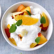 Bunter Obstsalat Mit Quarkcreme Rezept In 2020 Obstsalat Gesundes Essen Und Rezepte