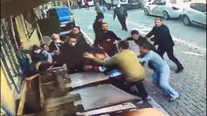 Jun 17, 2021 · olay, geçtiğimiz gece başakşehir bayramtepe mahallesinde yaşandı. Son Dakika Haber Esenyurt Ta Baz Istasyonu Kavgasi Kamerada Haberler
