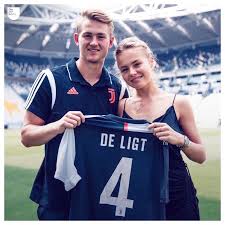 Matthijs de ligt, a current defender for juventus and a member of the dutch national team, said saturday he has no interest in getting the covid vaccine despite contracting the virus in january. Oh My Goal Matthijs De Ligt And His Girlfriend Facebook
