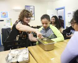 Food bank program helps kids take a 'healthy bite'