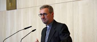 Stefan heße is a german prelate of the roman catholic church. Hesse Papst Hat Im Kommunionstreit Richtung Signalisiert Katholisch De