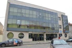 Fondul de pensii din japonia este o instituţie independentă, dar gu­ver­nul îi evaluează perfor­man­ţele şi poa­te decide schimbarea con­du­cerii. Actele A Mii De Bihoreni Care Au Lucrat La 22 De Firme Desfiintate