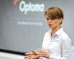 Była radną wojewódzkiego sejmiku małopolskiego. Min J Emilewicz Juz Nie Tylko Globalne Koncerny Coraz Chetniej Wybieraja Polske Radiomaryja Pl