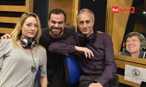 Marco travaglio è stato pizzicato da chi a scambiarsi baci inequivocabili con l'attrice giorgia salari. Alessandra Berta Alessandraj72 Twitter