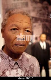 Cera figura di Nelson Mandela nella rinomata in tutto il mondo come  attrazione turistica il museo delle cere di Madame Tussauds a Londra, Regno  Unito Foto stock