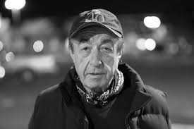 To Tell Better Stories, See the Private Battles In Others