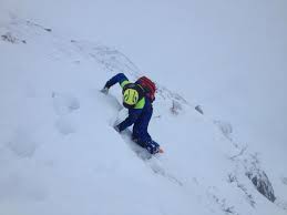 En lavin har gått på lillskutan, ett opistat område i åre. Are Lavincenter Skidakarutlost Lavin I Vastra Idag Facebook