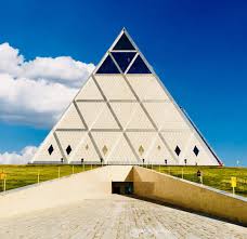 Nursultan nazarbayev, the president of kazakhstan (yes borat's country, i know). Pyramide Des Friedens Und Der Eintracht Astana Travelnotes360