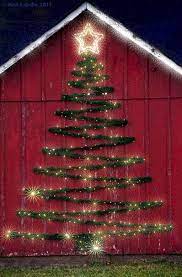 35 Easy And Creative Diy Christmas Light Ideas On A Budget Decorating With Christmas Lights Exterior Christmas Lights Outside Christmas Decorations