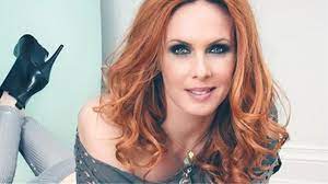 Δεν είχα καταλάβει την επιτυχία των δύο ξένων (video). Ebelina Papoylia Pantreythka Kai Xwrisa Thn Idia Mera